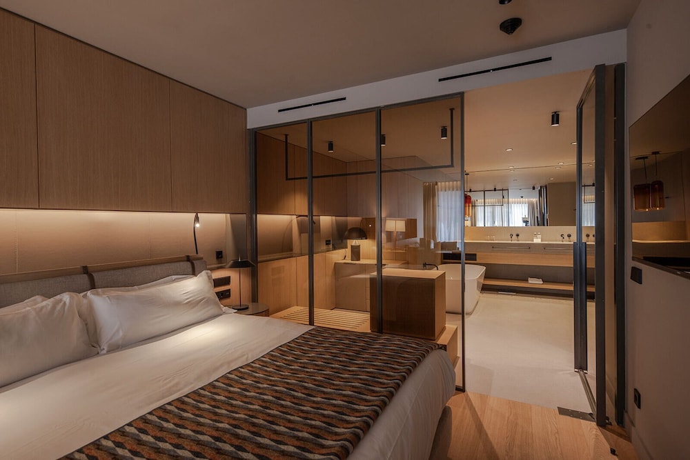 The Blackpine Hotel, Small Luxury Hotels 11/46