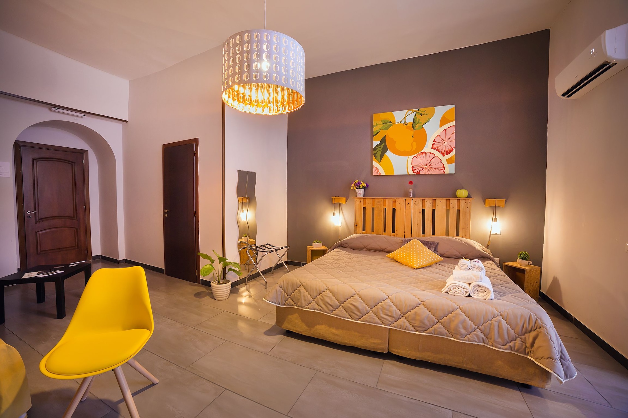 Deluxe, Suite, King Bed, City View, Balcony