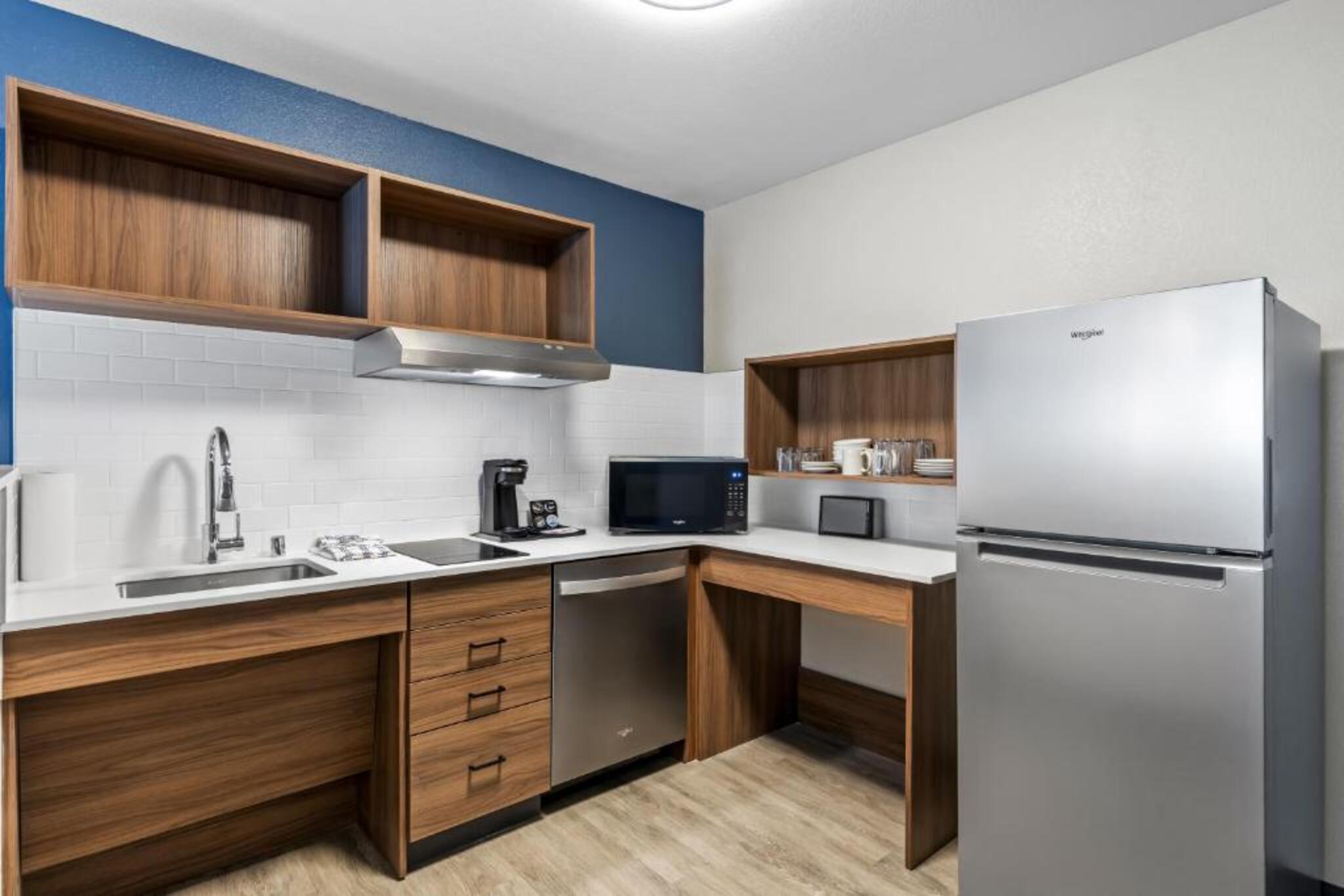 Everhome Suites Ontario Airport 30/39