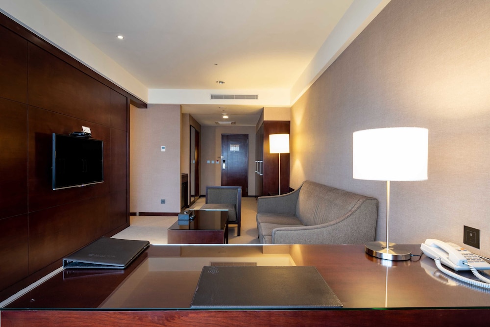 Lai Lai Hotel 45/74