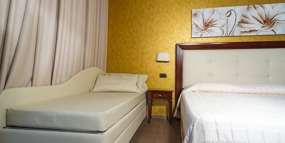 Hotel Flora 13/74