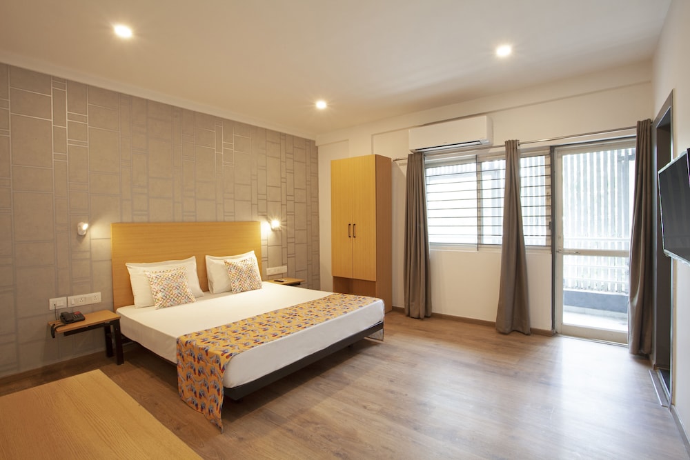 Diamond, King Bed