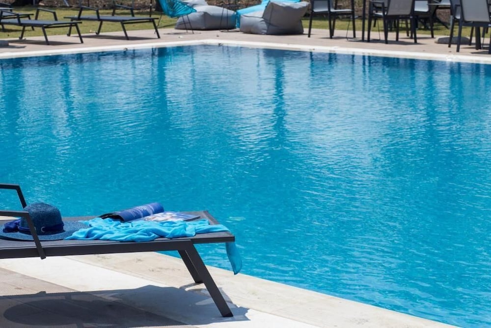 Mythic Summer Hotel 50/74