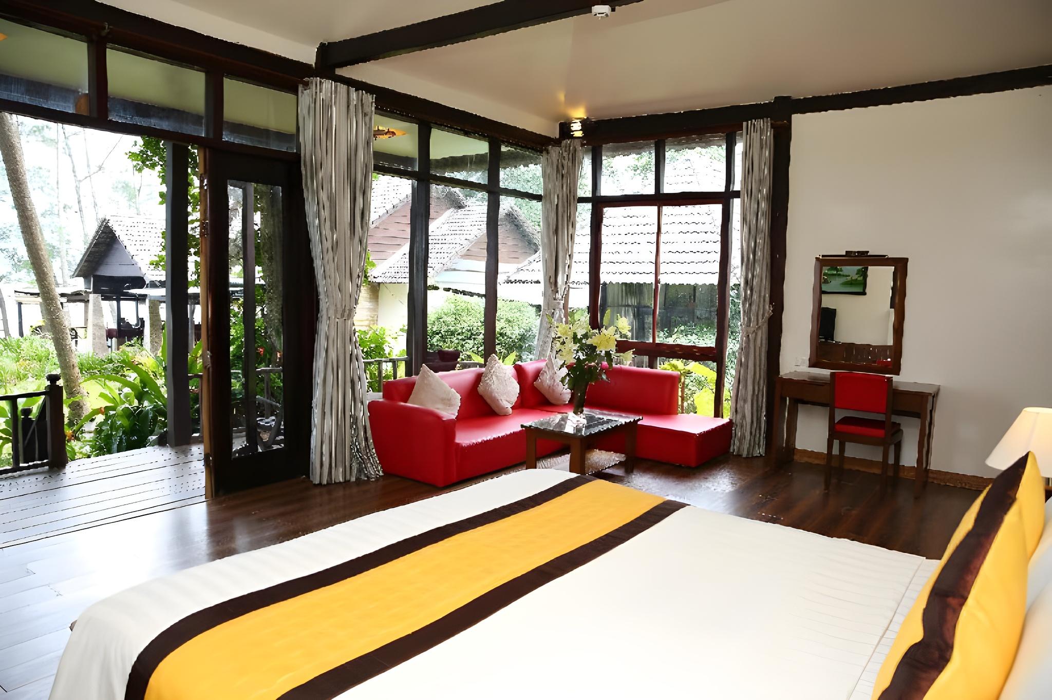 Bungalow, King Bed, Beach Front 3/3