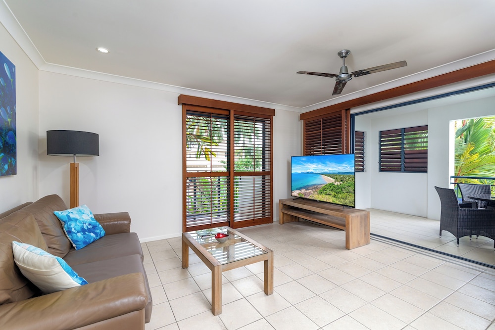 Meridian Port Douglas 47/70