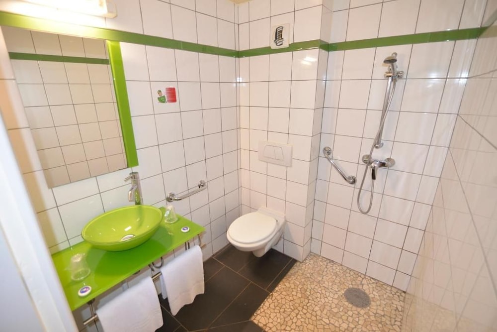 Fasthotel Limoges 30/32