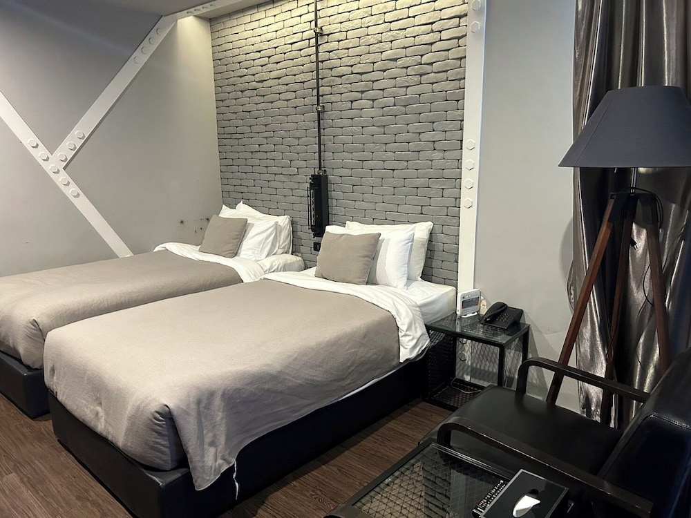 S Hadyai Hotel 19/68