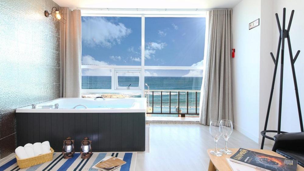 Gangneung Ara Spa Pension 40/41