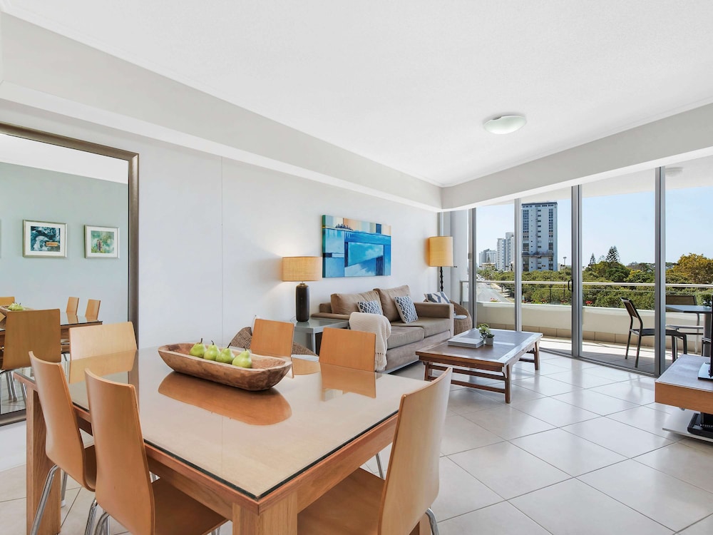 THE SEBEL MAROOCHYDORE 42/72