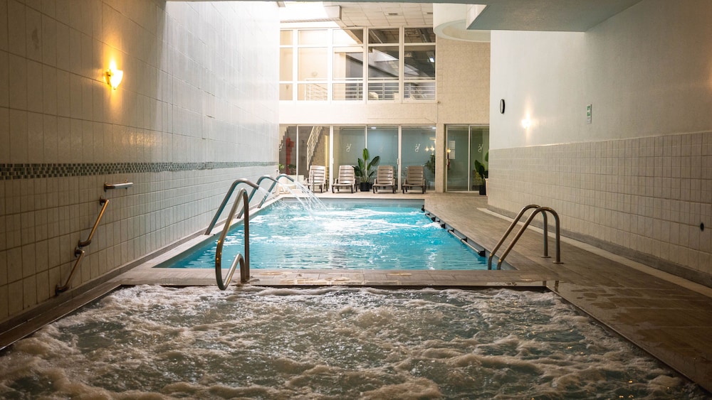 swimming pool spa