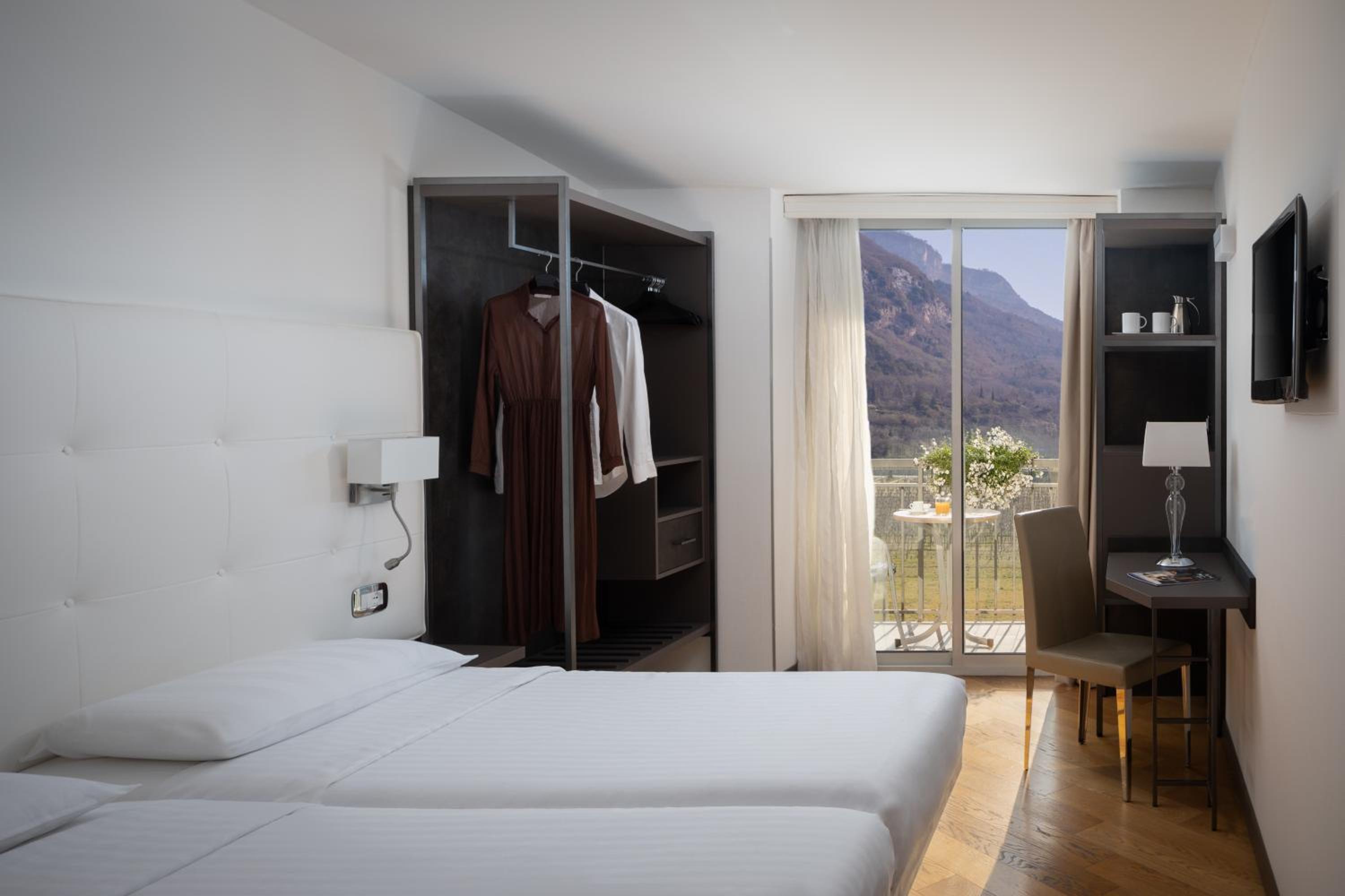 غرفة قياسية صغيرة بسرير مزدوج، Hotel Continental 2/5