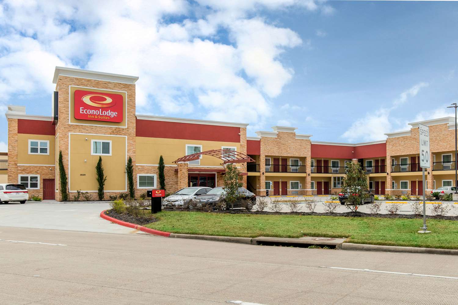 Red Star Inn & Suites Willowbrook 4/21