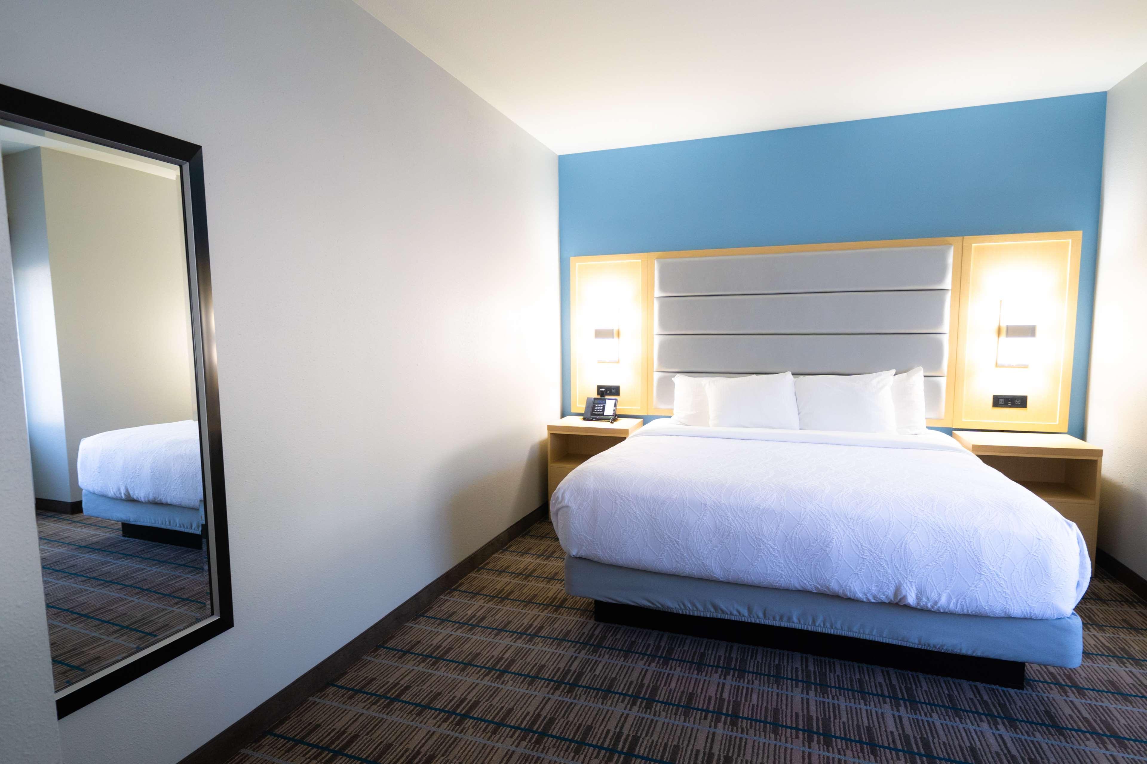 جناح بسرير كينج