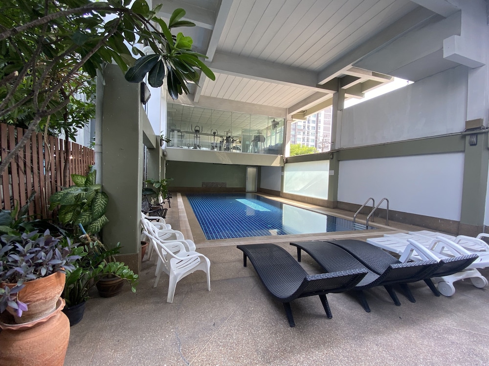 Boss Mansion Residence 24/49