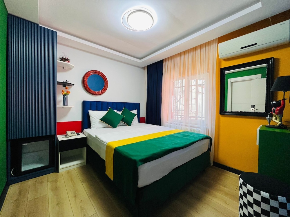 Apex Hotel 11/64