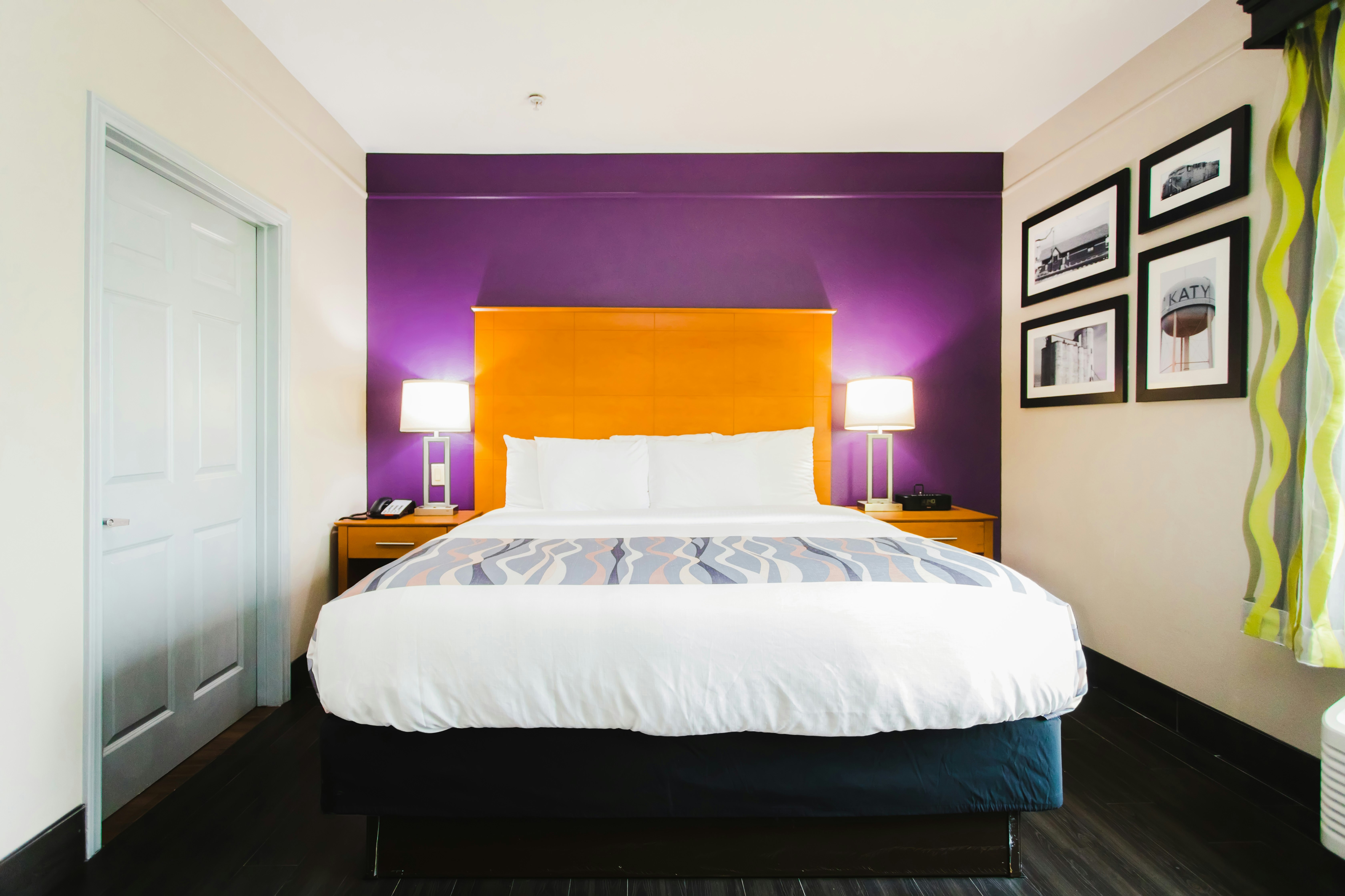 Palacio Royale Inn Signature 10/45