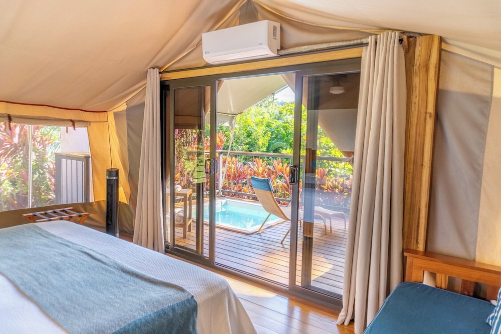 Isla Chiquita Glamping Hotel 12/50
