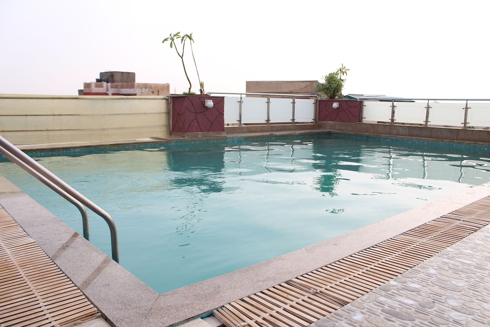 Hotel Atulyaa Taj 24/48
