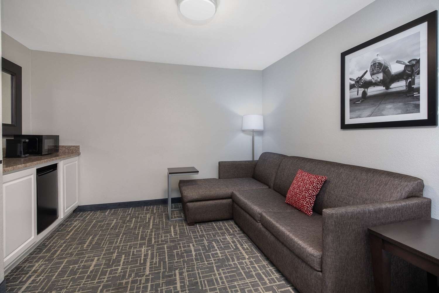 La Quinta Inn & Suites by Wyndham Atlanta Airport South 24/47