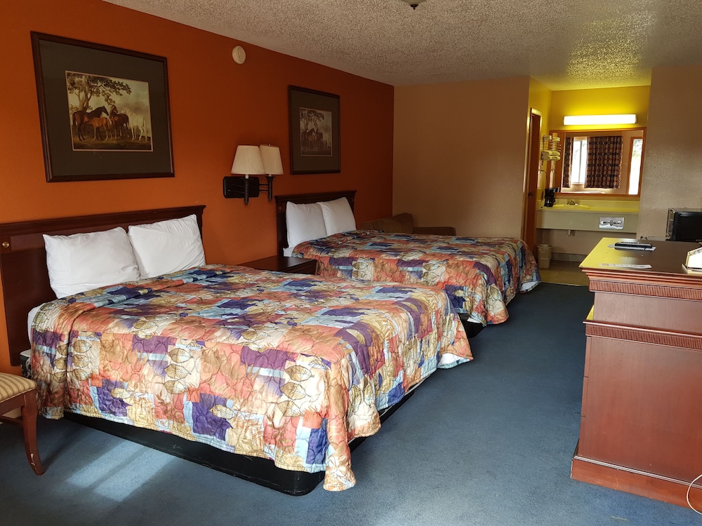 Budget Host Inn Eastland 30/56