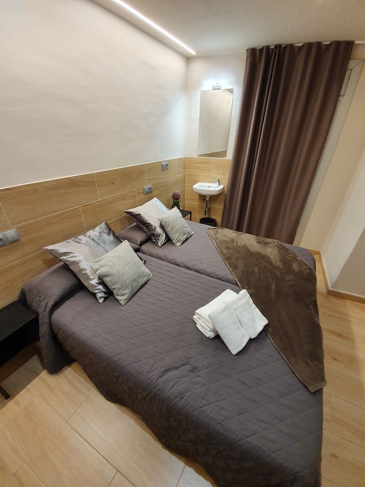 Hostal Sant Ramon 11/28