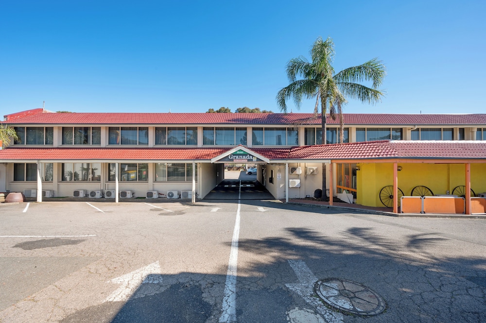 Adelaide Granada Motor Inn 6/65