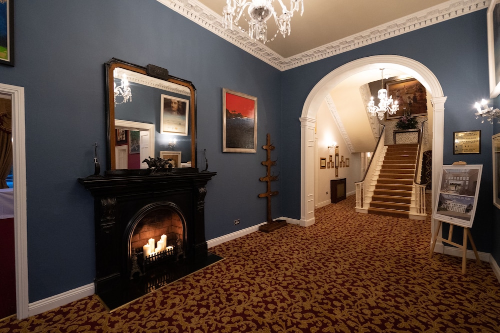 Castle Oaks House Hotel 39/58