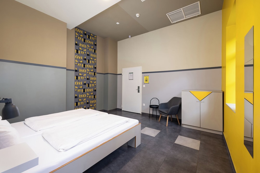 The Hive Party Hostel 34/65