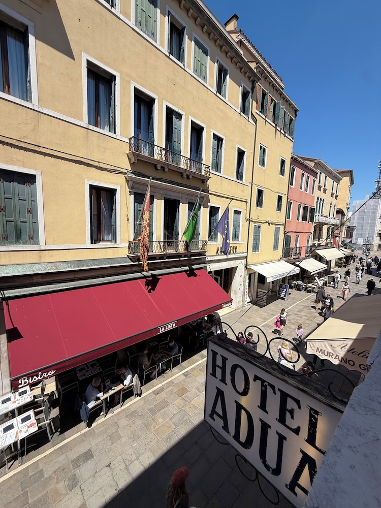 Hotel Adua 52/62