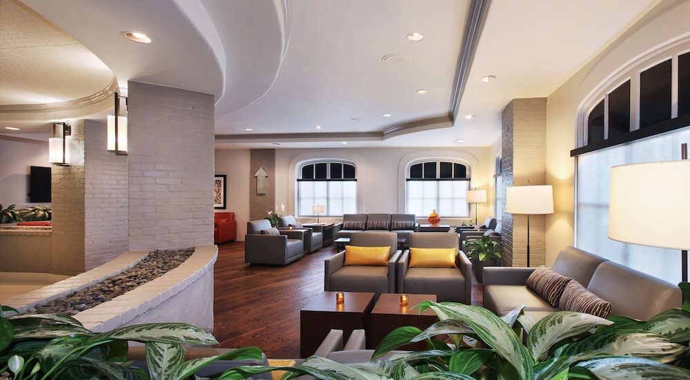 Embassy Suites by Hilton Anaheim North 35/71