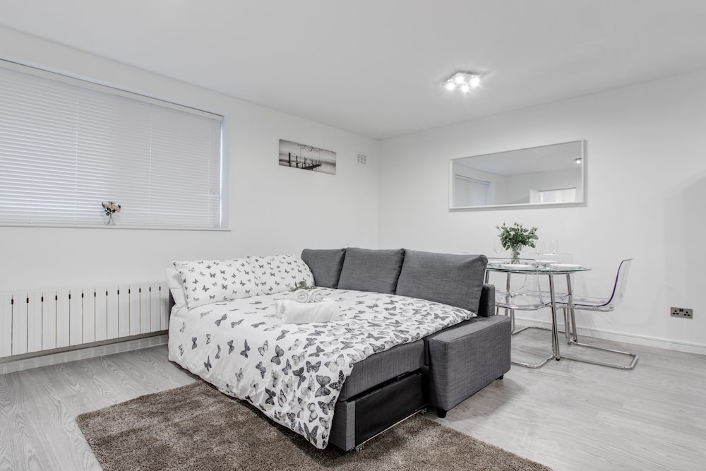 Sherborne court 5/50