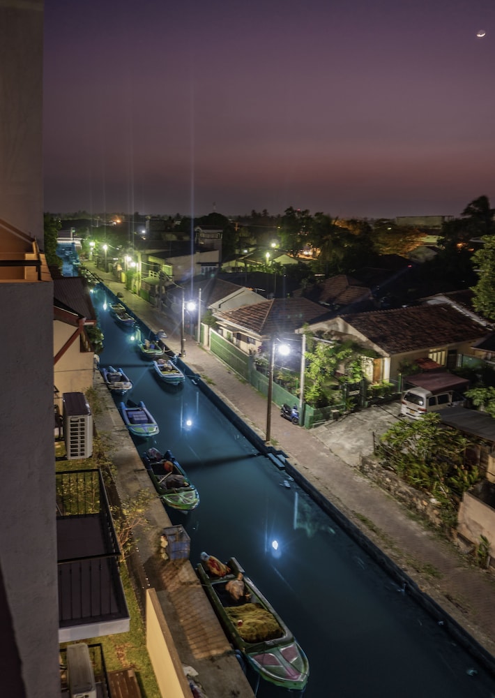 Hive 68 - Hotel And Resorts Negombo 55/59
