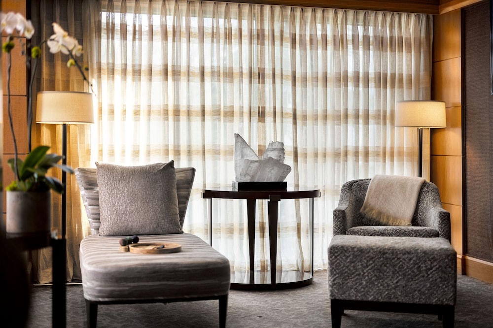 The Grand America Hotel 55/73