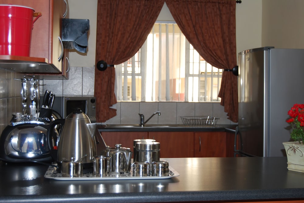 Sunward Park Guesthouse 2/50