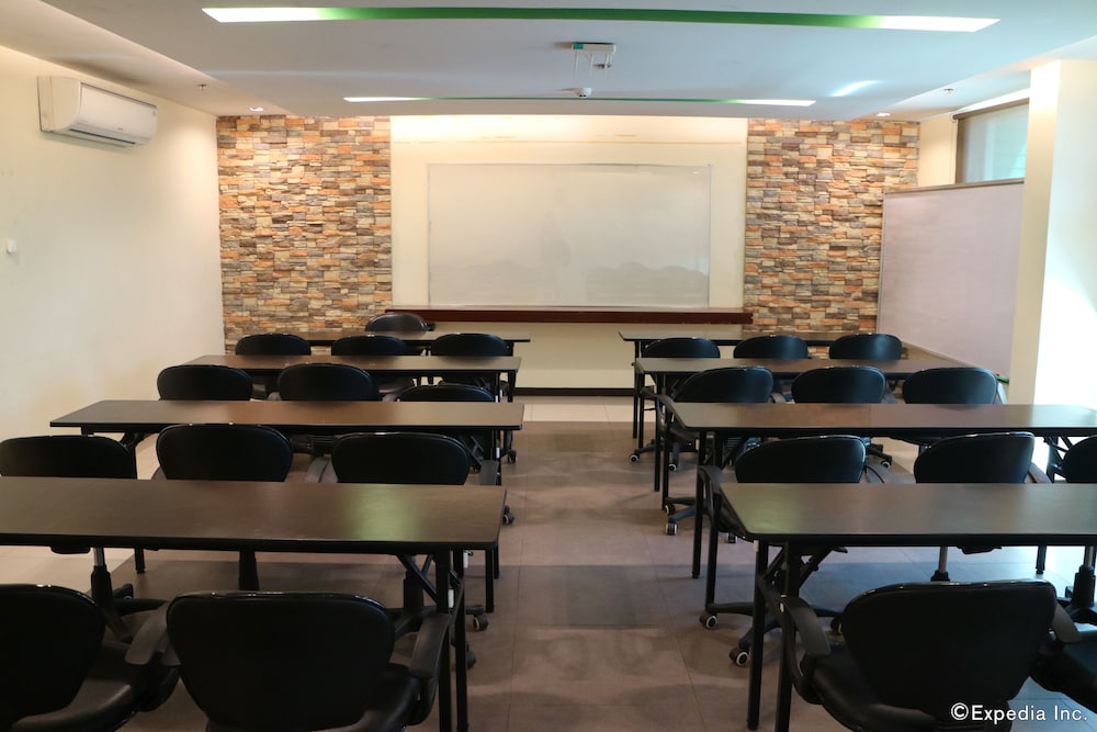 Go Hotels Bacolod 47/58
