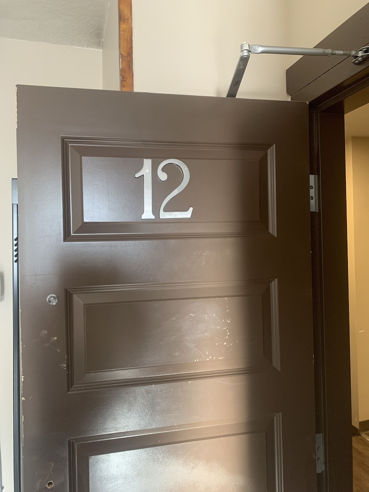 Canmore Hotel Hostel 3/38