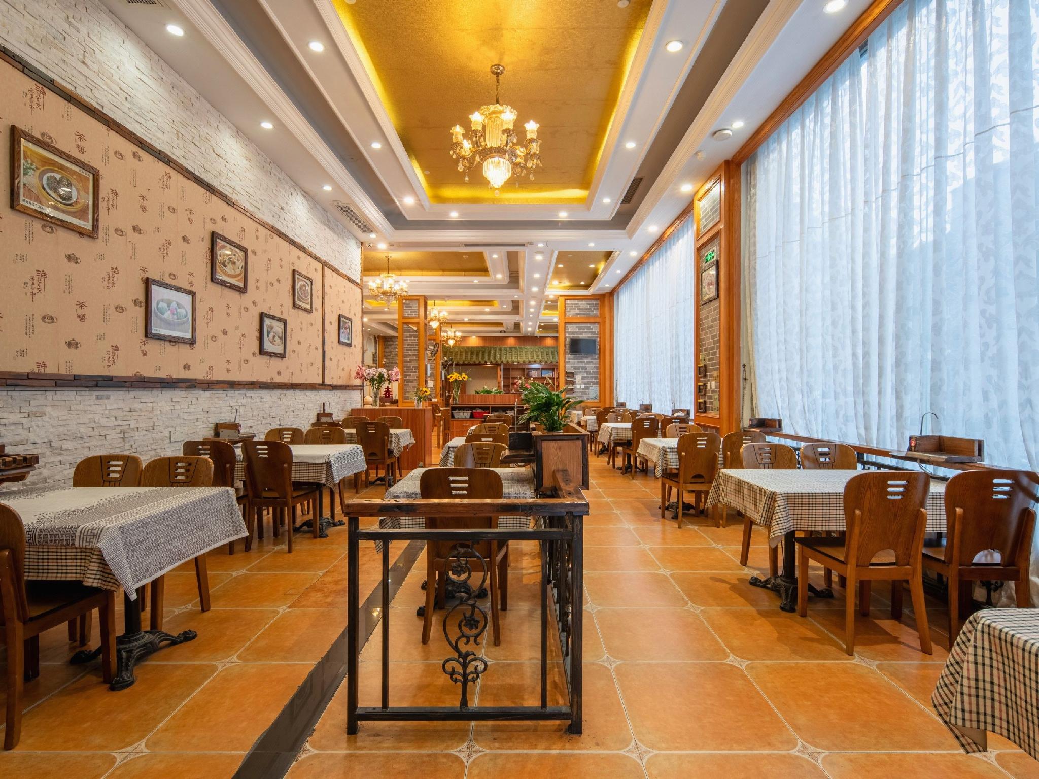Vienna Hotel (Foshan Lingnan Mingzhu Stadium) 26/33