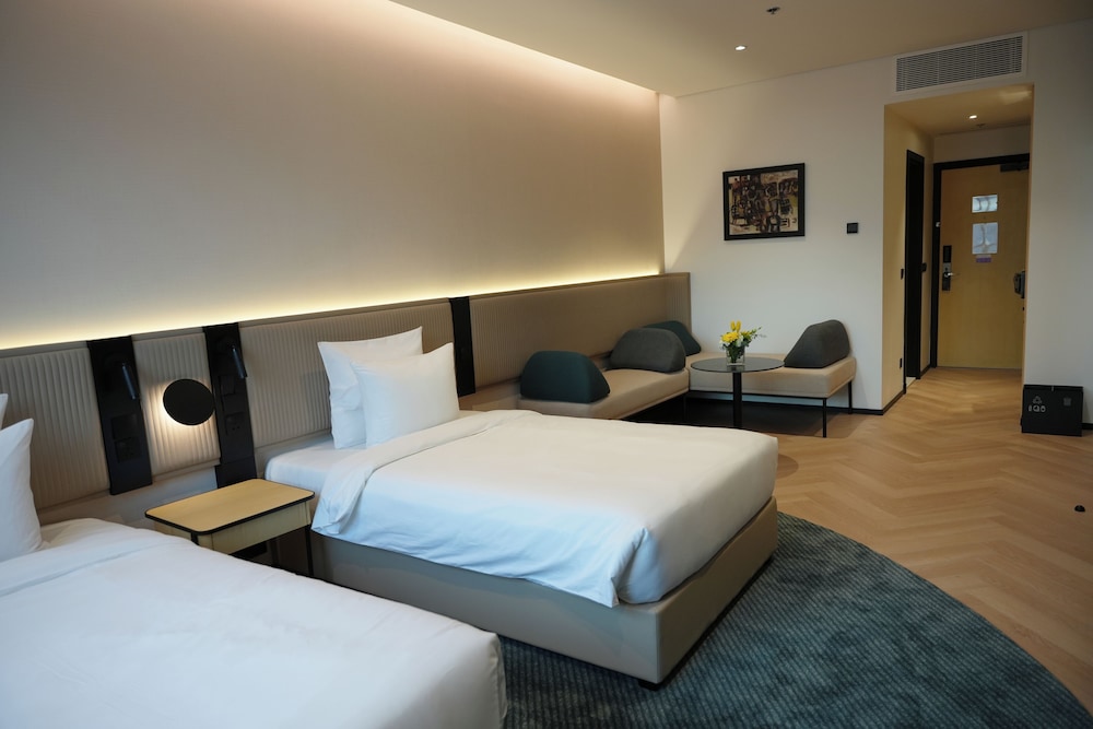 SUPERIOR, TWIN BEDS