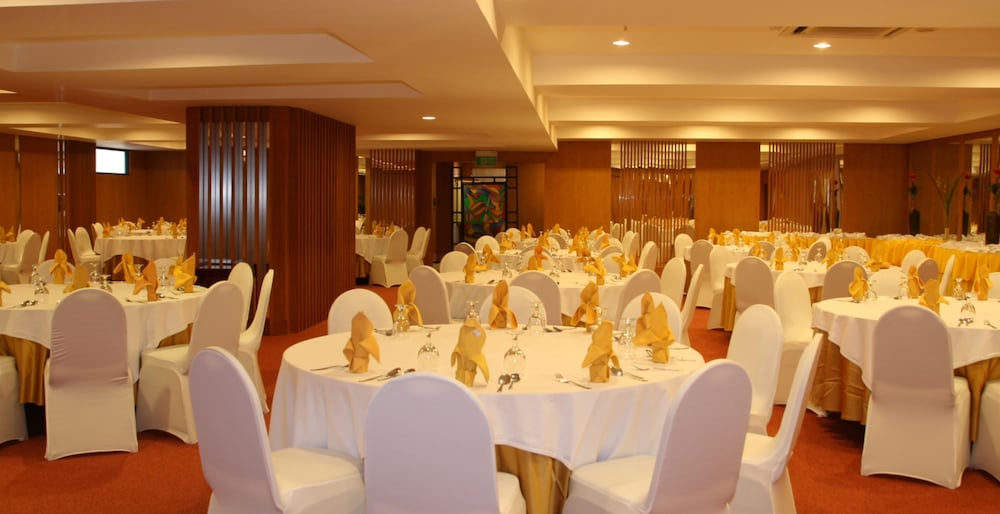 GRAND PASUNDAN CONVENTION HOTEL 55/65