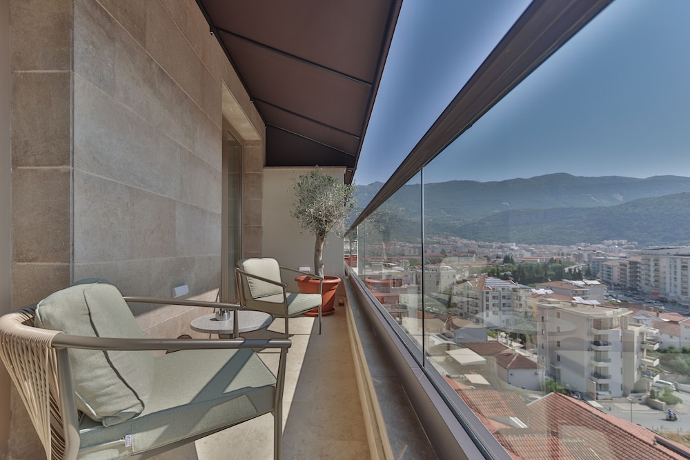 Infinity Hotel & More 29/49
