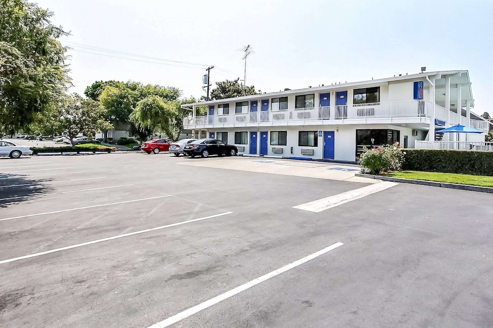 Motel6 Sunnyvale, CA - South 27/38