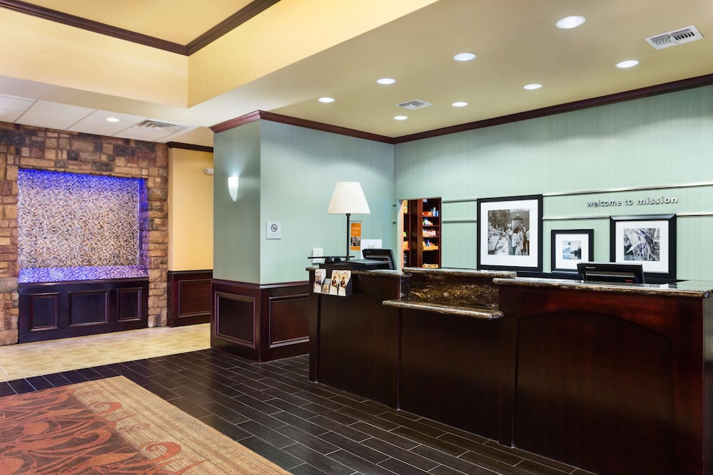 Hampton Inn & Suites Mission 17/54