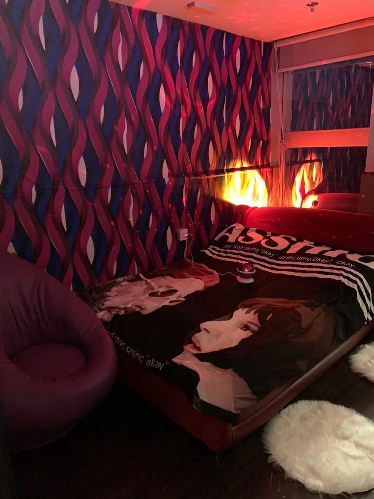 O Hotel 10/22
