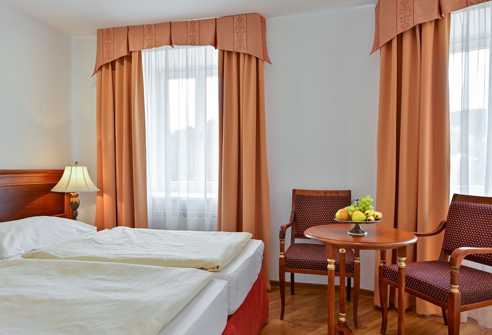 HOTEL CONTINENTAL 17/64