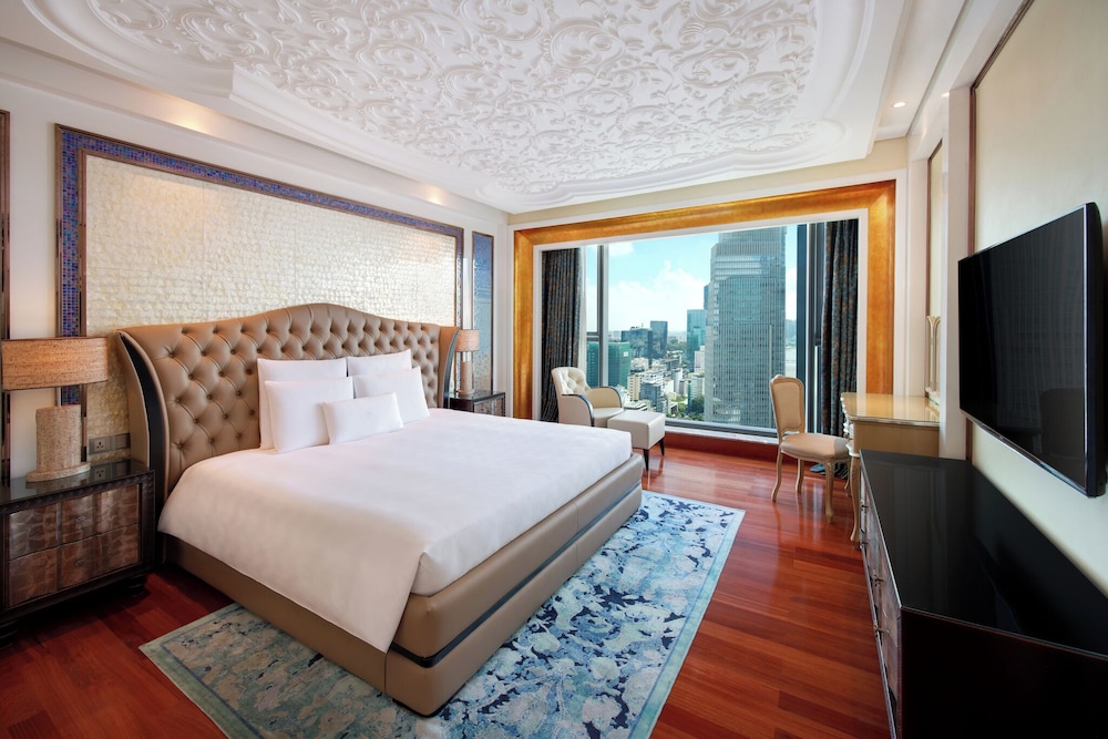 The Reverie Saigon Residential Suites 24/76