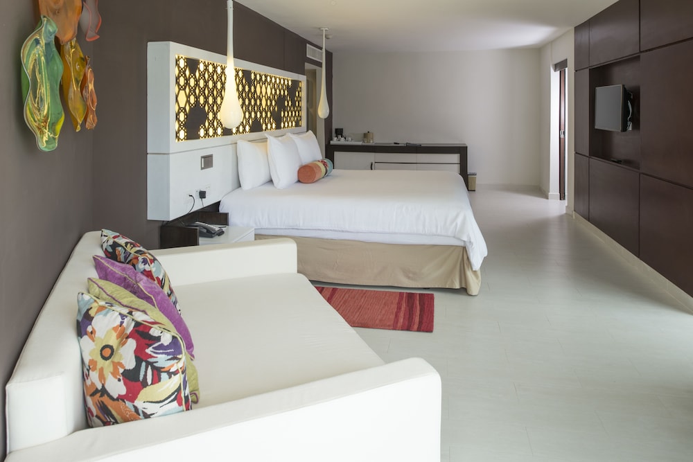 Resort Hideaway at Royalton Blue Waters, An Autograph Collection all Inclusive Resort Adults Only 19/31