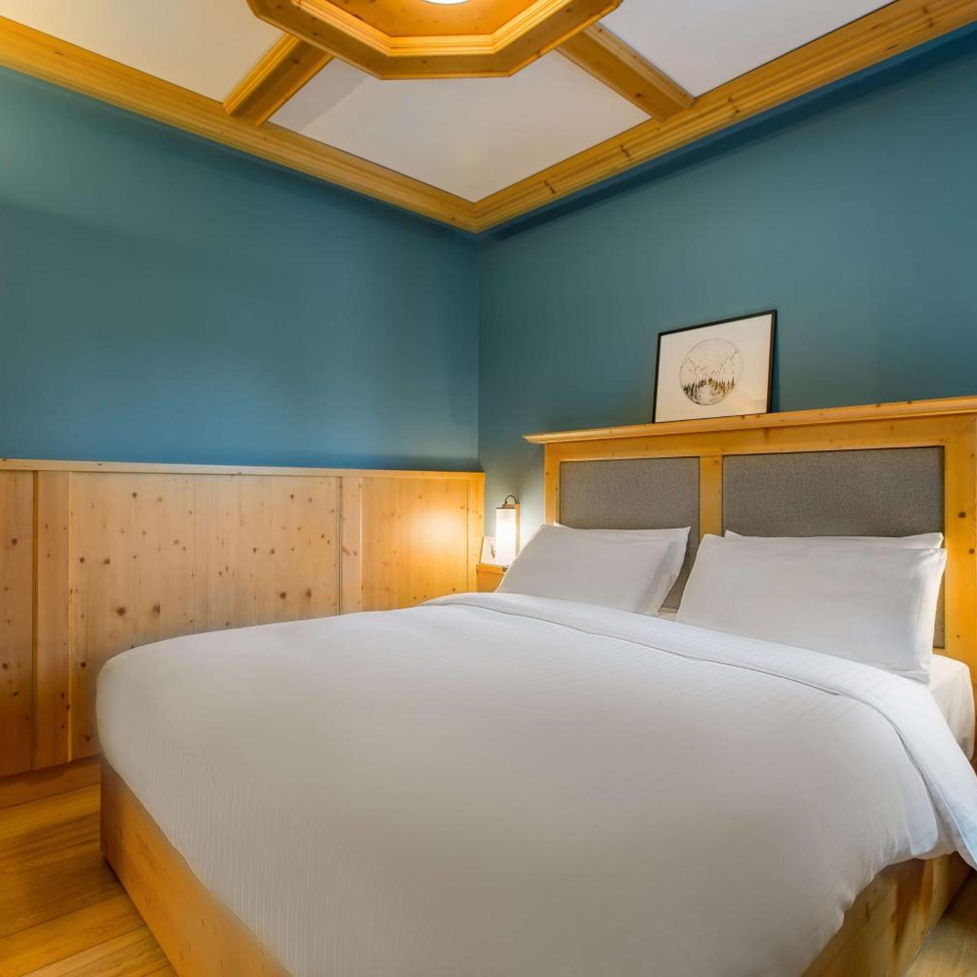 1 BEDROOM, STUDIO
