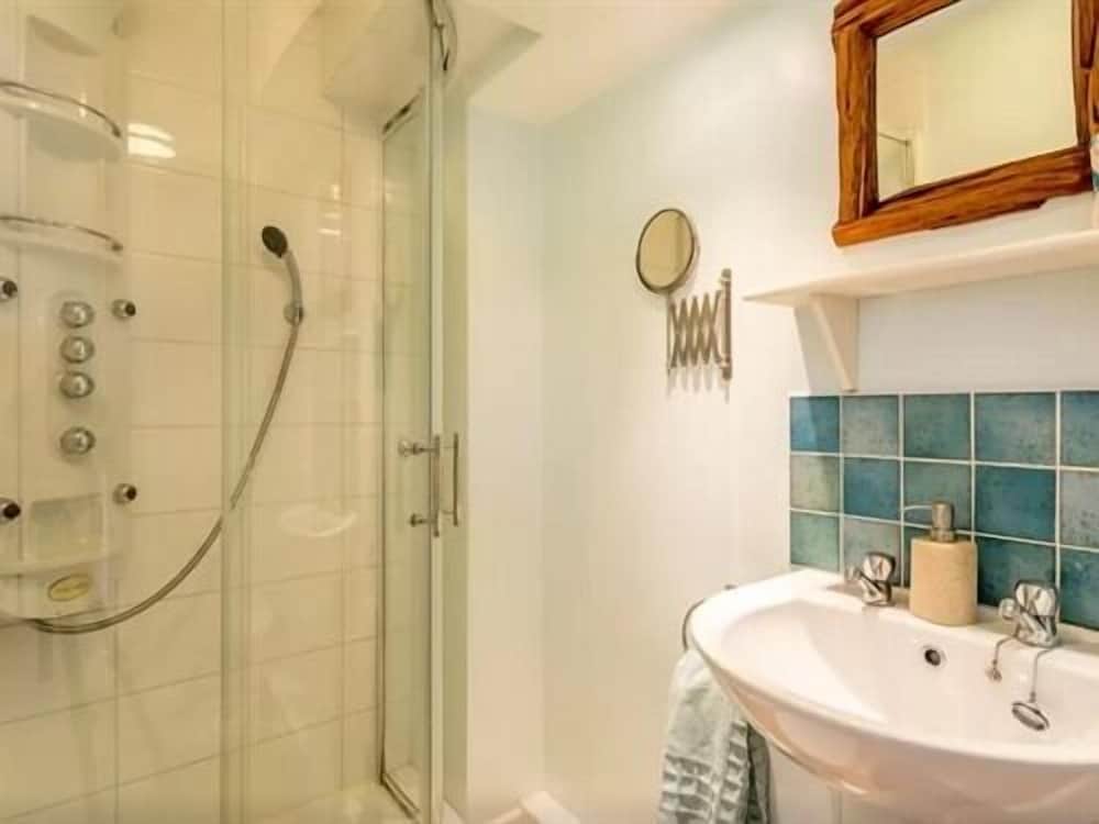 St Anne's B&B 43/45