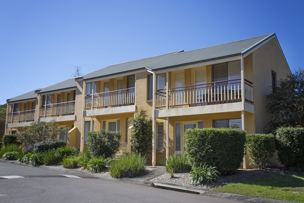 Mercure Lake Macquarie Raffertys Resort 2/74