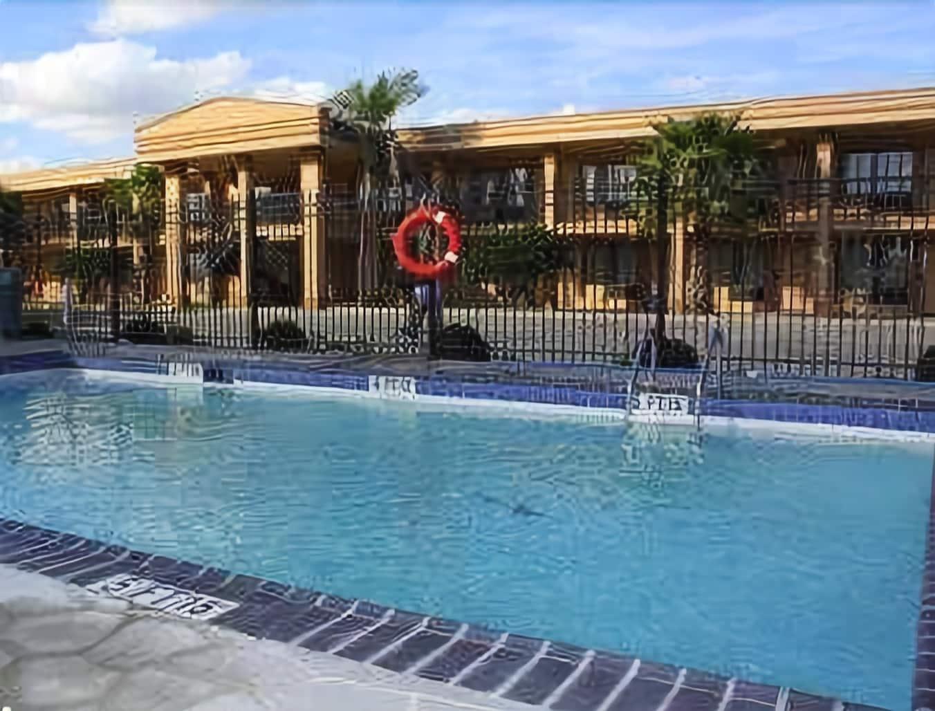 Days Inn By Wyndham Lake Charles 4/32